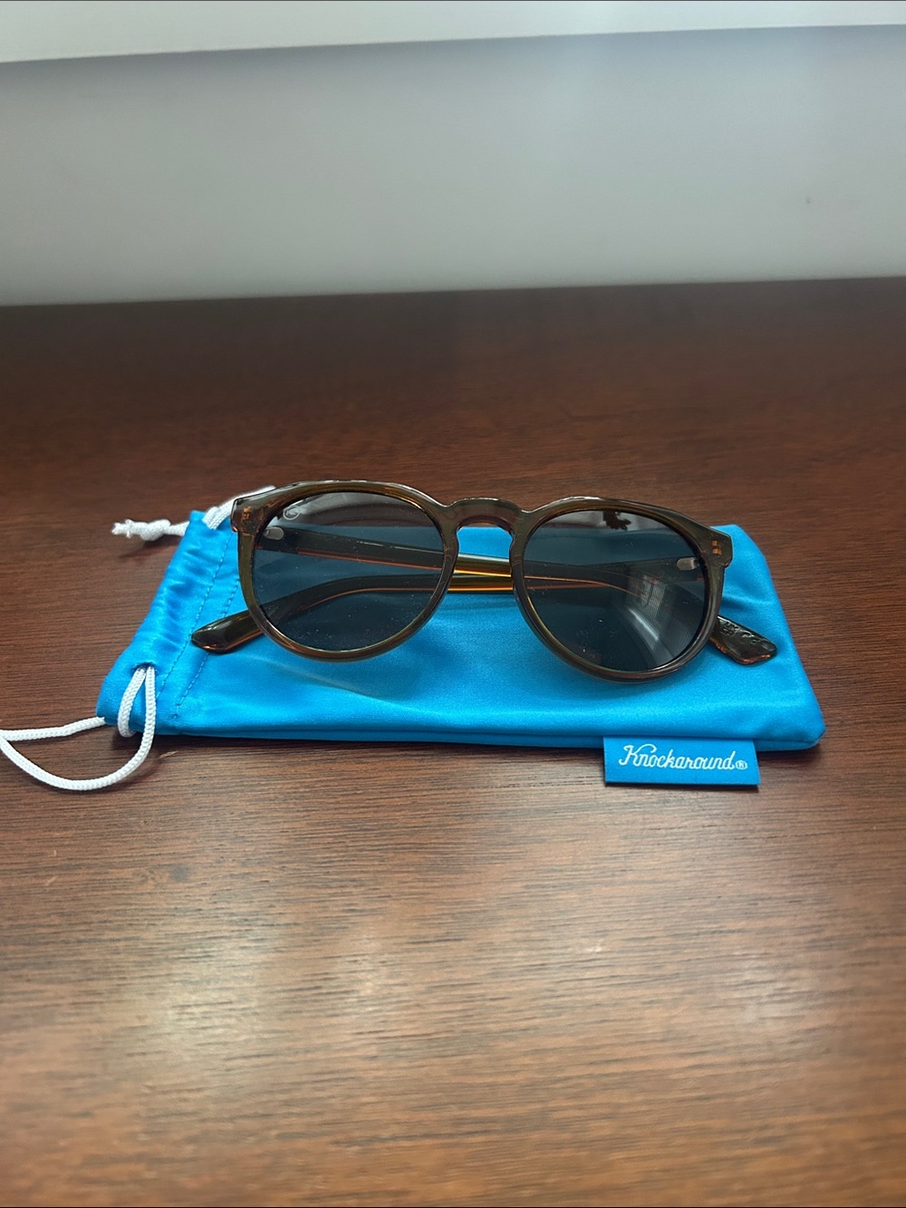 NWOT Men’s Kickaround Sunglasses
